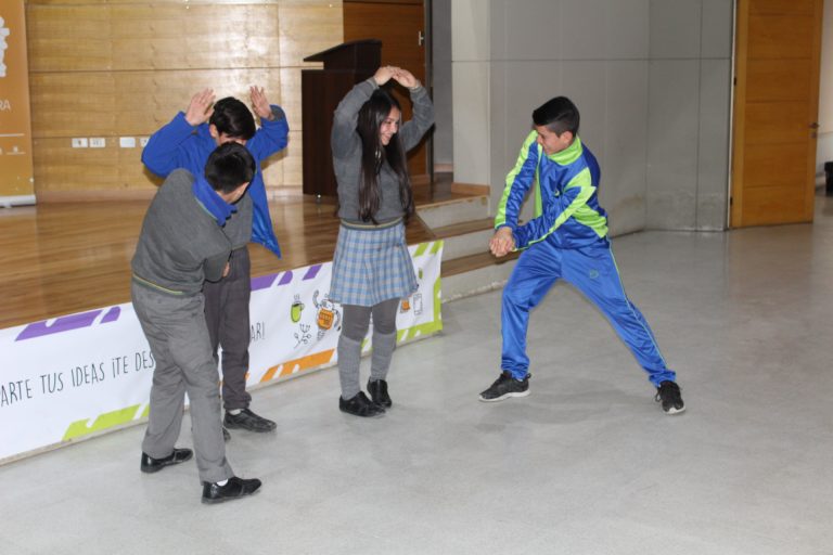 Competidores de Teatro Ciencia se preparan con un taller de teatro