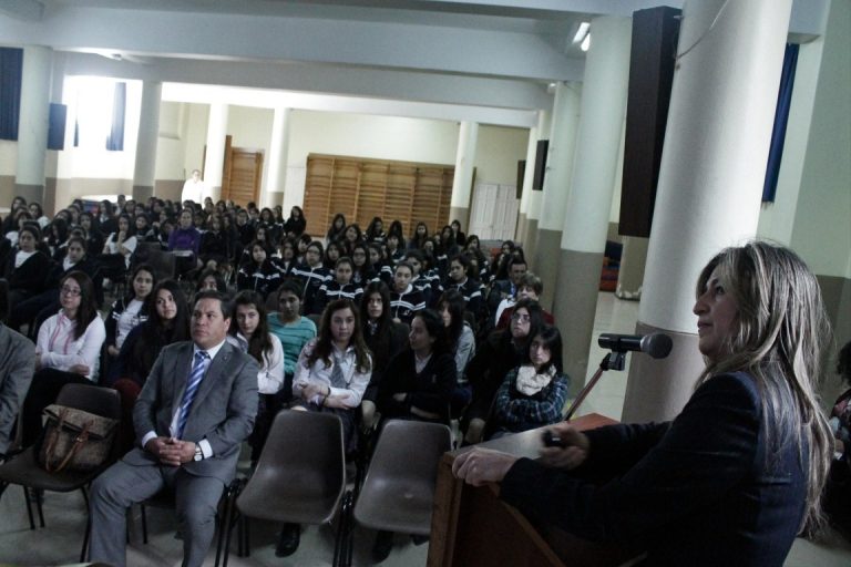 Con la Vicerrectora UdeC comenzó Mil Científicos Mil Aulas