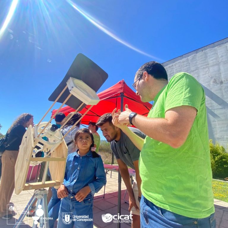 Cerca de 300 personas celebraron el Día de la Astronomía en Coronel