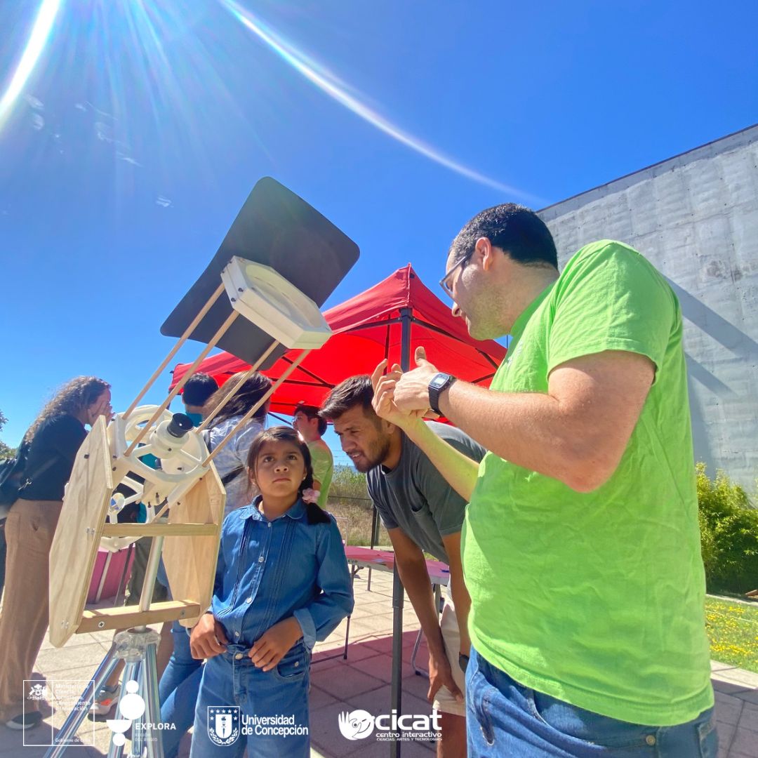 Cerca de 300 personas celebraron el Día de la Astronomía en Coronel