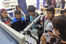 Estudiantes de básica en Taller de Robótica  Aplicados y curiosos de principio a fin