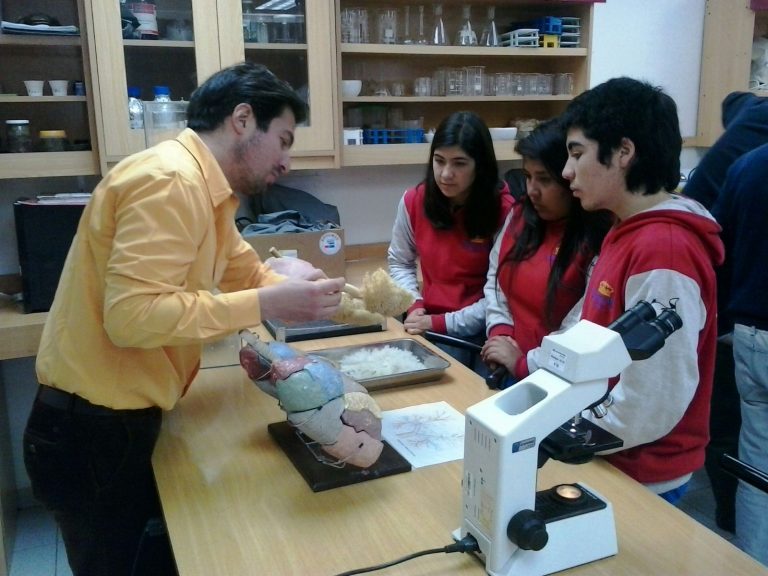 Alumnos del Colegio San José conocieron sobre el cuerpo humano en los “Laboratorios Abiertos”