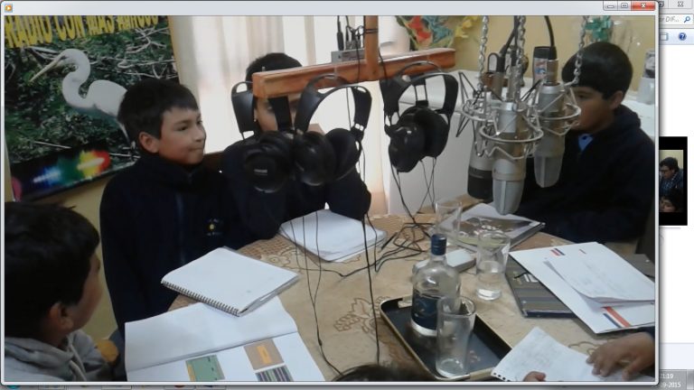 Alumnos de Tulahuén presentan su proyecto científico a través de programa radial