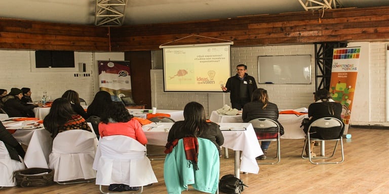 Veinte educadoras de la región comenzaron a capacitarse en la iniciativa TCC