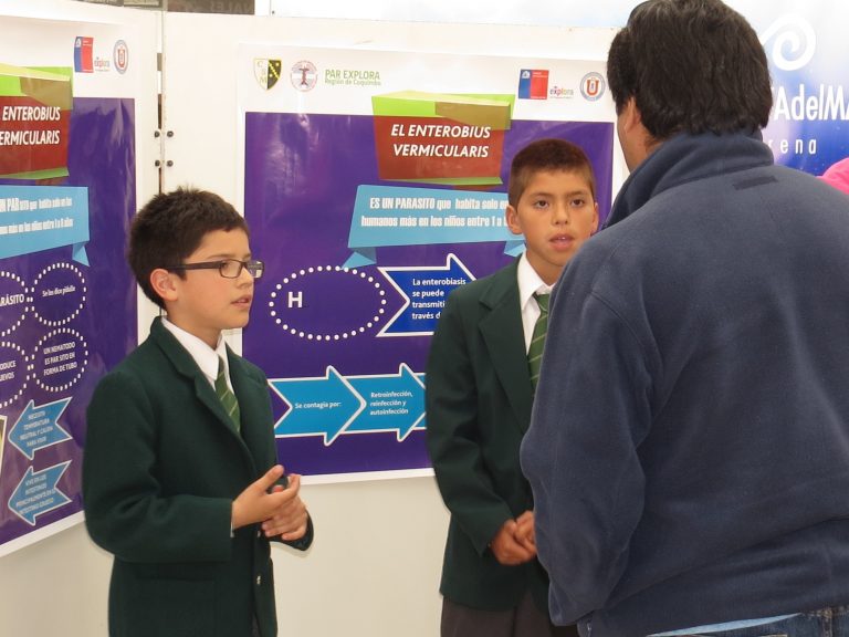 Alumnos del Santa Marta de Coquimbo deslumbraron con sus conocimientos sobre los parásitos