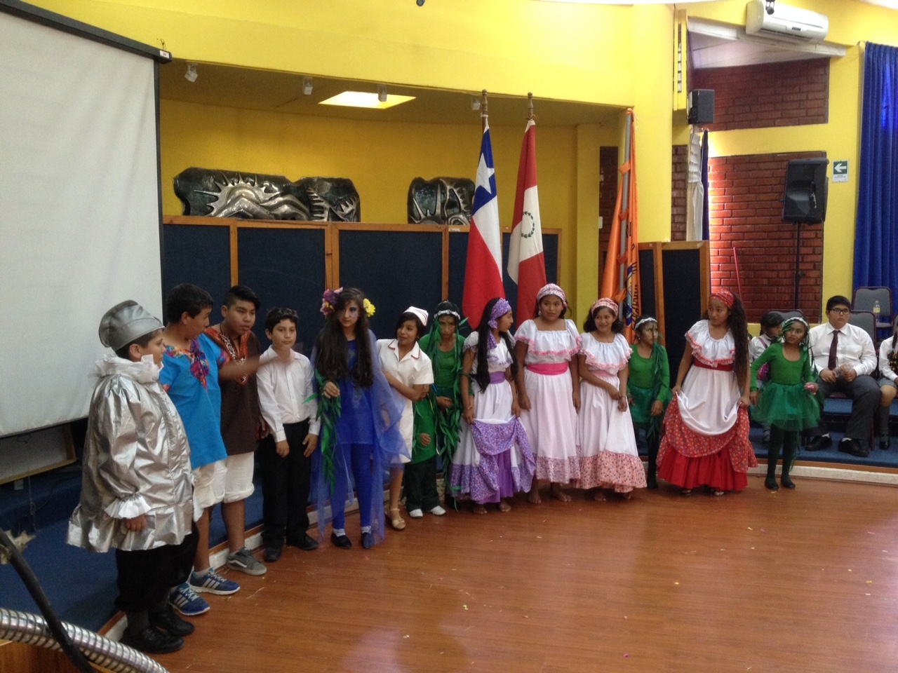 Estudiantes de Chile y Perú dieron vida a la 1ª Feria Transfronteriza: divulgando ciencia con arte