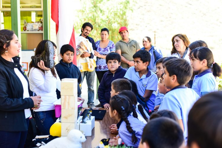 Alumnos y alumnas de Tulahuén disfrutaron de la ciencia gracias a las Itinerancias Rurales