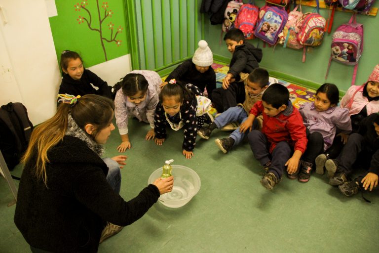 Columna de opinión: La importancia de la capacitación de las educadoras y técnicos en educación parvularia