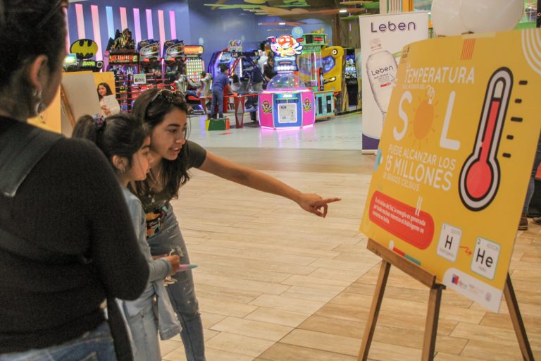 Cientos de personas participaron de la inauguración de la Semana Explora