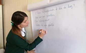 Milenka en una de sus clases