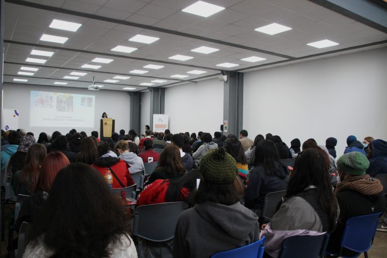 Arte, Ciencia y Territorio: exitoso seminario organizado por ArtCC juntó a grandes exponentes del mundo de las artes, las ciencias y la educación.