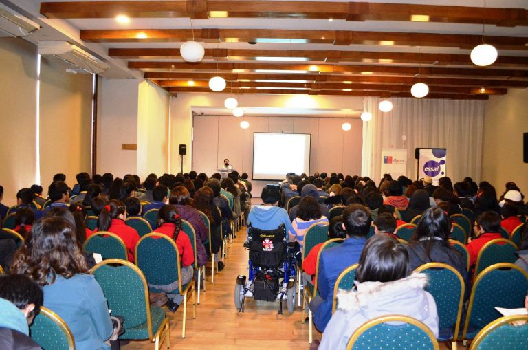 Más de 200 escolares de la región participaron en seminario sobre investigación científica