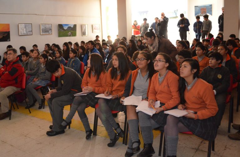 Escolares de Calbuco conocieron patrimonio natural y cultural de “Isla Lagartija”