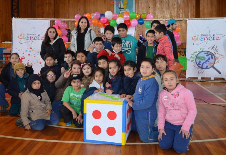 Cerca de 400 alumnos de Chiloé participaron en “Show de la Ciencia” de EXPLORA Los Lagos
