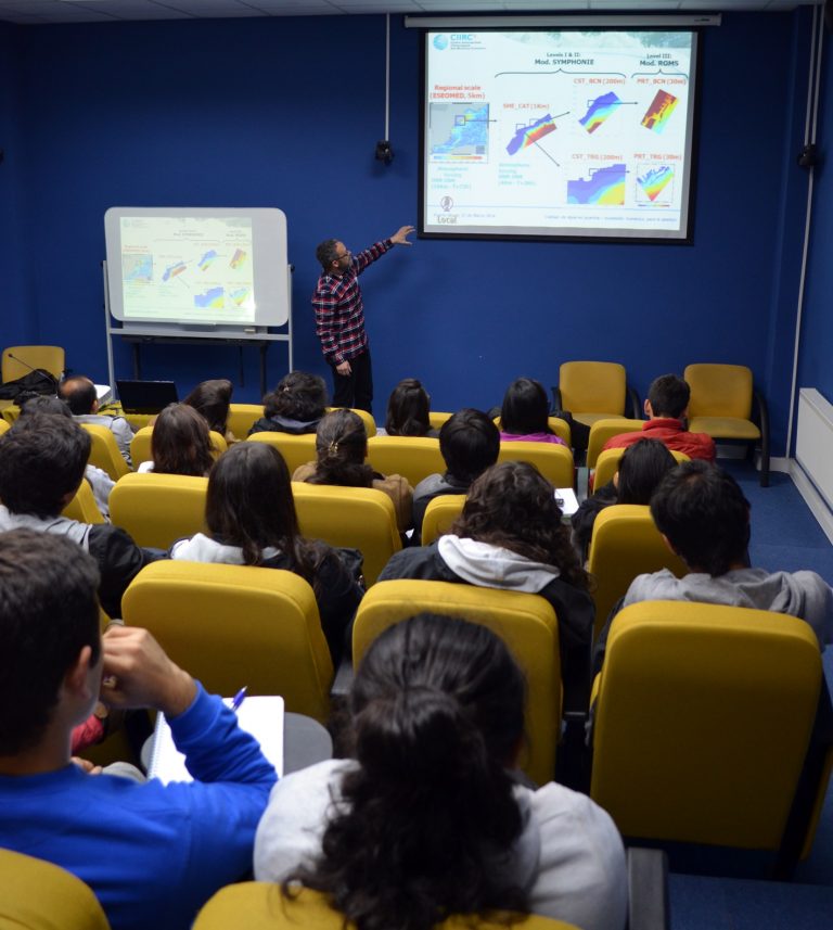 Dos importantes Físicos estudian movimientos del agua en el Estuario de Reloncaví