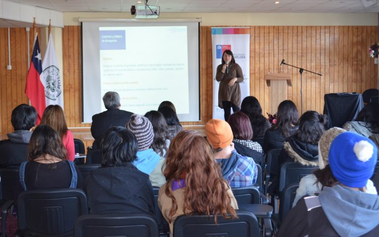 Universitarios conocieron proceso de construcción de cómics y cuentos científicos