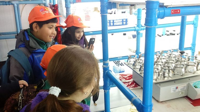 Alumnos de Lenca visitaron laboratorios del Centro I-Mar de la Universidad de Los Lagos