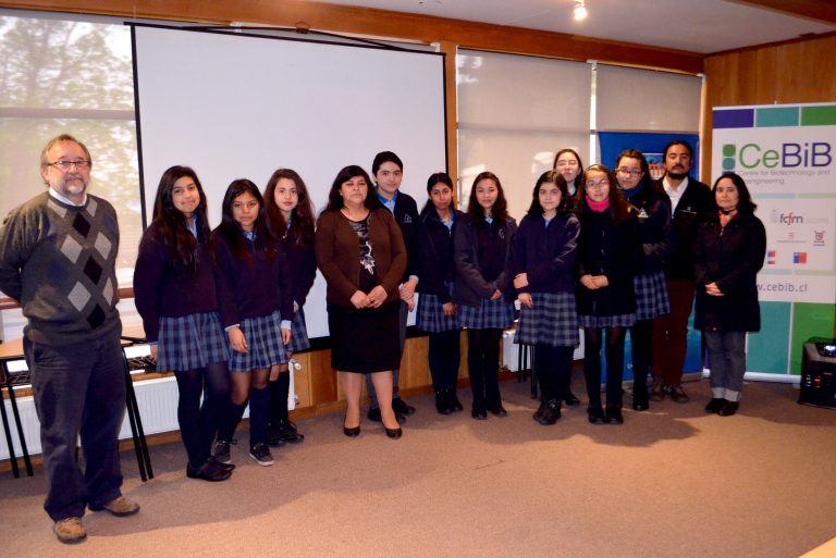 “Exploradores del Reloncaví” visitaron Centro I-Mar de la ULagos