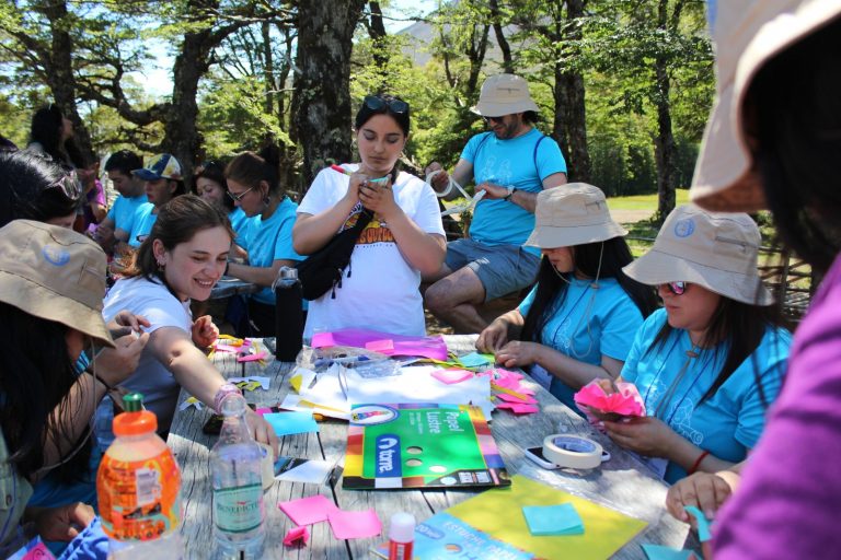 Profesores y profesoras se capacitan en el Campamento Explora Va! 2024