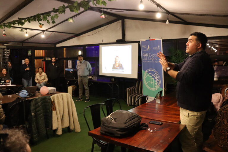 En Café Científico de Puerto Montt se presentó estrategia para conocer agudeza visual de estudiantes de 1° básico