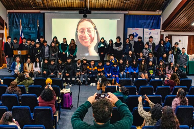 Teresa Paneque en Jornada de Capacitación del PAR Explora Los Lagos: “la ciencia no es tener todas las respuestas, es atreverse a hacer preguntas y buscar caminos para entender el mundo que habitamos”