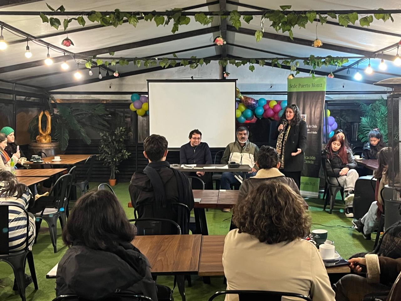 En Puerto Montt, Café Científico invita a pensar respecto la ética del cuidado y los derechos humanos en Gaza