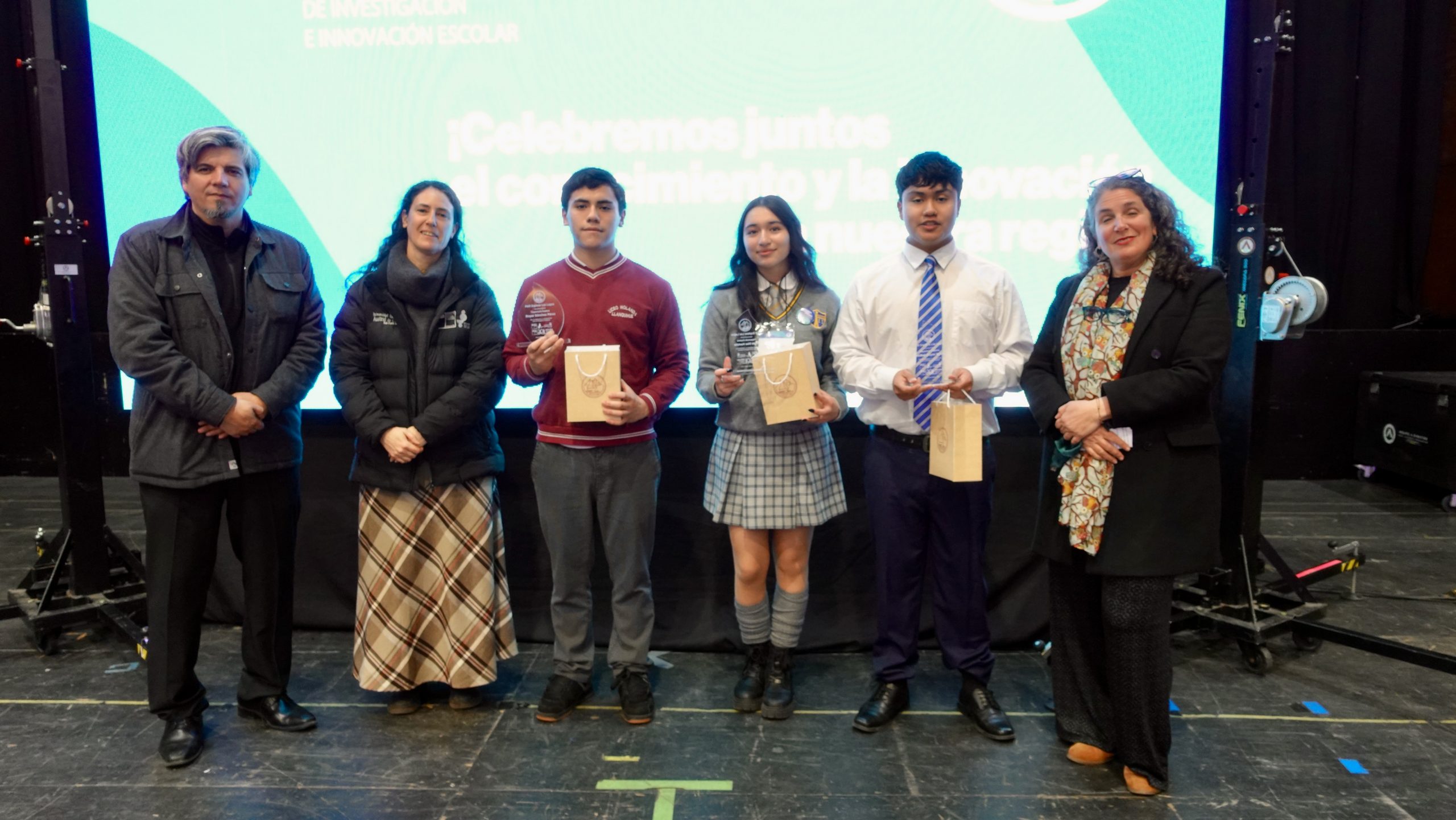 Docentes, estudiantes e instituciones de la Región de Los Lagos, fueron distinguidos en la celebración del 30° aniversario del Programa Explora