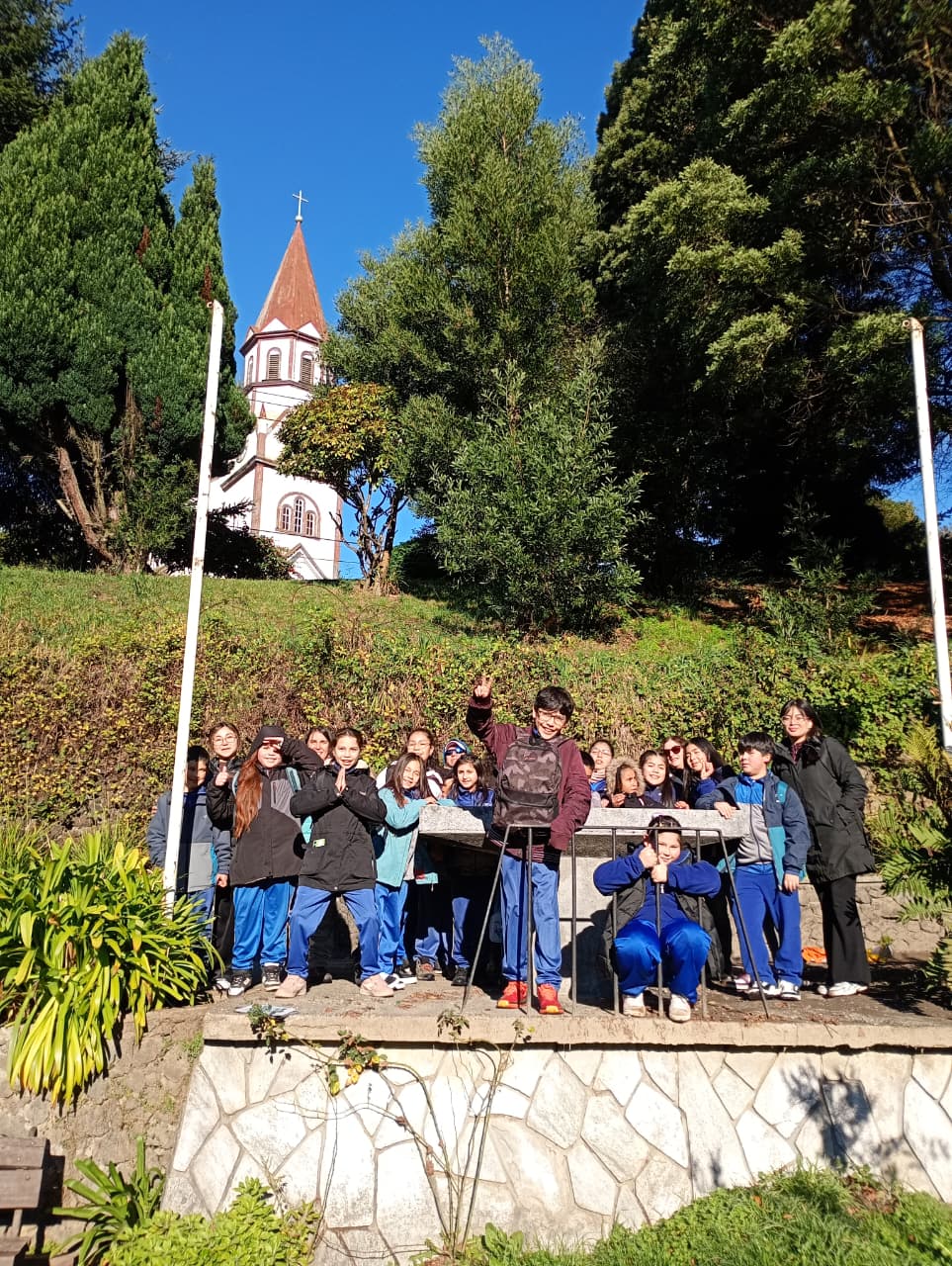 Circuito Patrimonial de Puerto Varas del Programa de Educación al Aire Libre (PEAL) recibió a estudiantes de Calbuco