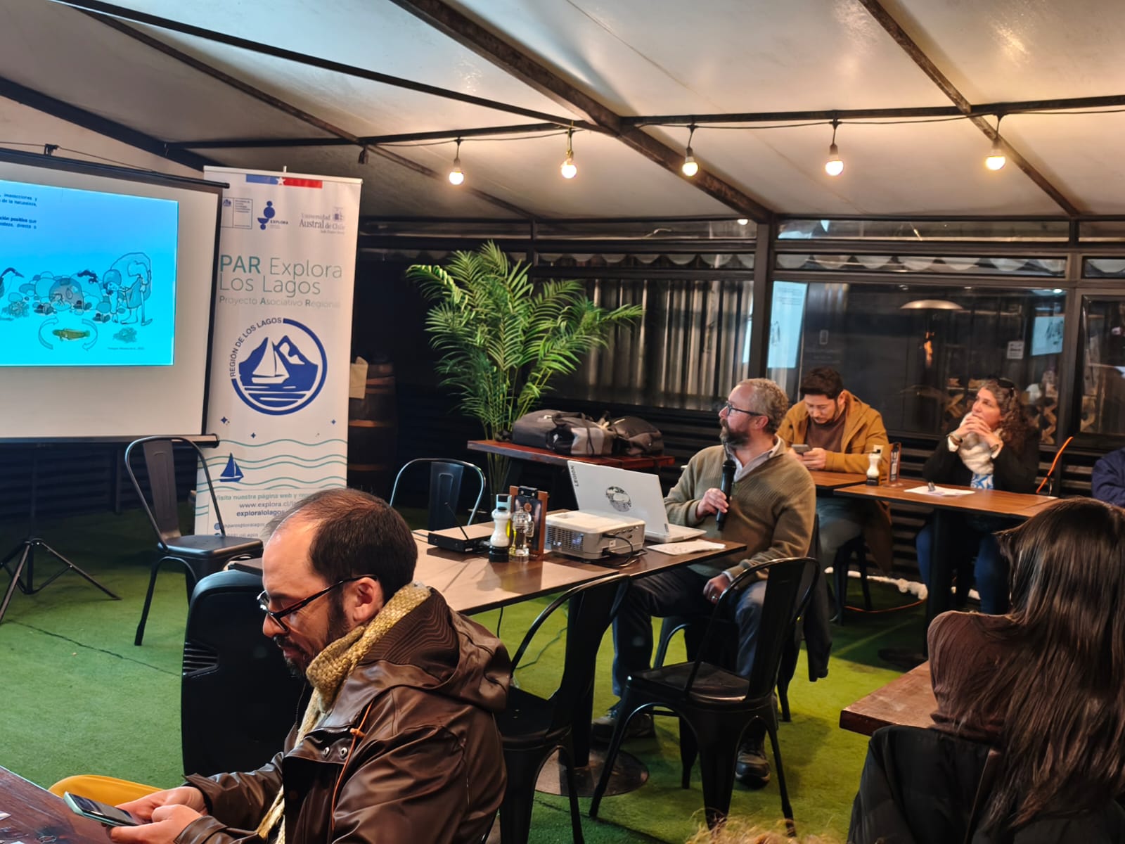 Café Científico abordó la reciprocidad entre las personas y la naturaleza en los ecosistemas litorales