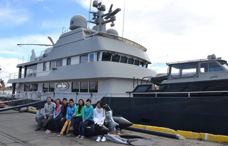 Barco-Nat-Geo-y-estudiantes