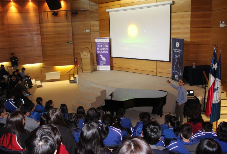 Celebración por el Día de la Astronomía en Magallanes congregó a más de 200 niños y jóvenes magallánicos