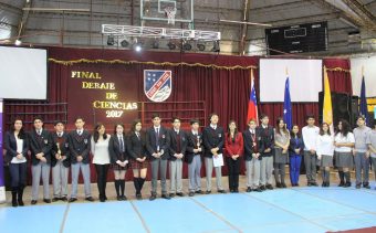 Estudiantes que participaron de la instancia final del Torneo de Debates Maggiorino Borgatello