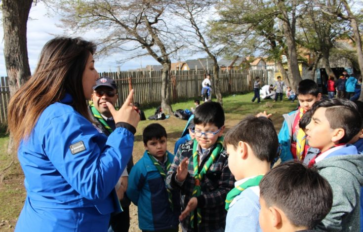 Niños de la rama lobato de la Asociación de Guías de Scouts de Chile pudieron conocer las actividades del álbum "Un gran viaje por el océano"