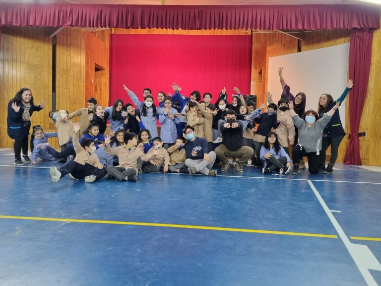 Por primera vez, PAR Explora Magallanes realizó talleres a docentes y estudiantes en la Escuela Puerto Harris, ubicada en Isla Dawson