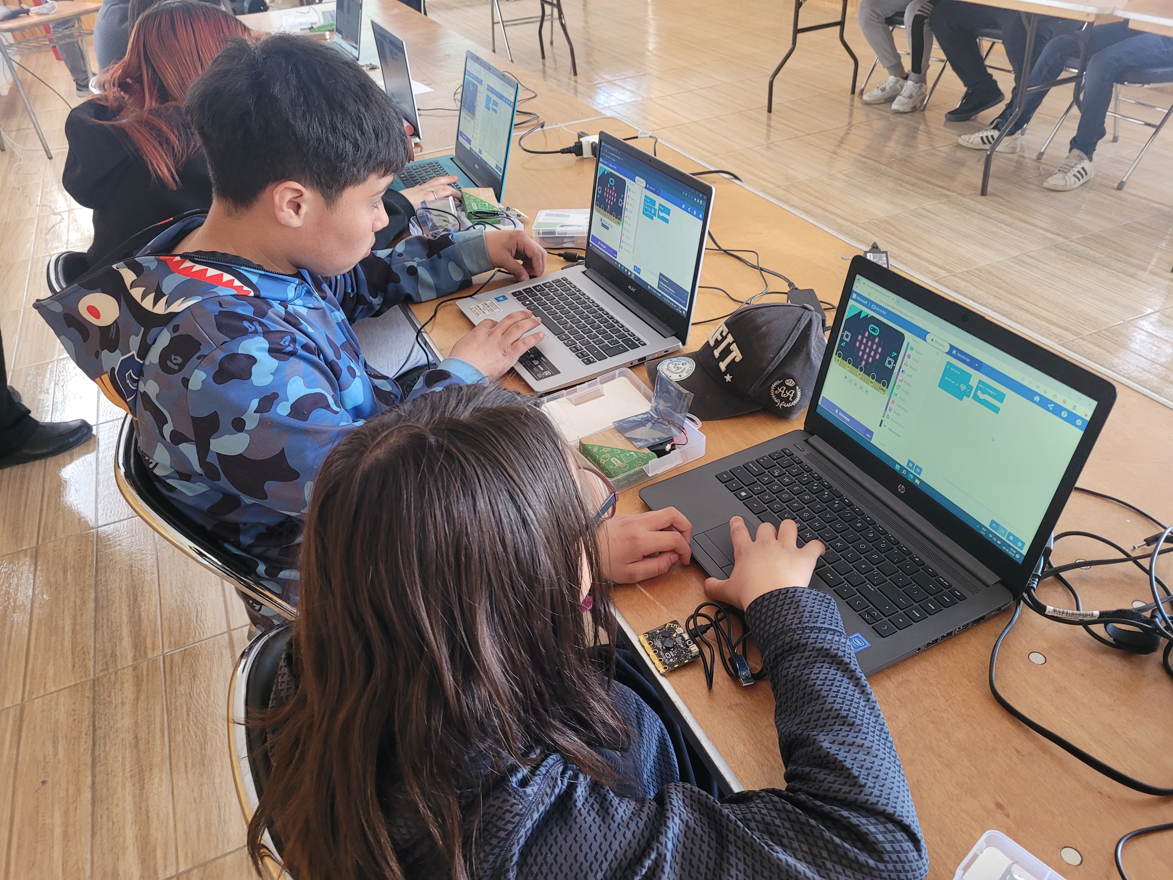 Más de 100 Estudiantes de Punta Arenas, Porvenir, Puerto Natales ya han sido parte de la Actividad Regional “Mecatrónica”.