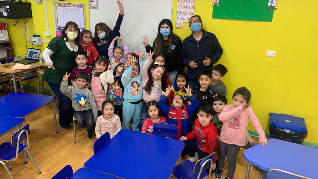 Taller “Elaboración y uso de Composteras” y Charla ” Reino de los hongos” realizó el PAR Explora Magallanes en el Jardín Mar y Cielo y en el Liceo Experimental UMAG, respectivamente