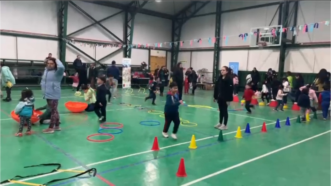 CON UNA TARDE DEPORTIVA NIÑOS Y NIÑAS DE PUERTO WILLIAMS PARTICIPARON DE LA SOCIALICIÓN DEL PROGRAMA DE INDAGACIÓN PARA PRIMERAS EDADES (PIPE) DE PAR EXPLORA MAGALLANES