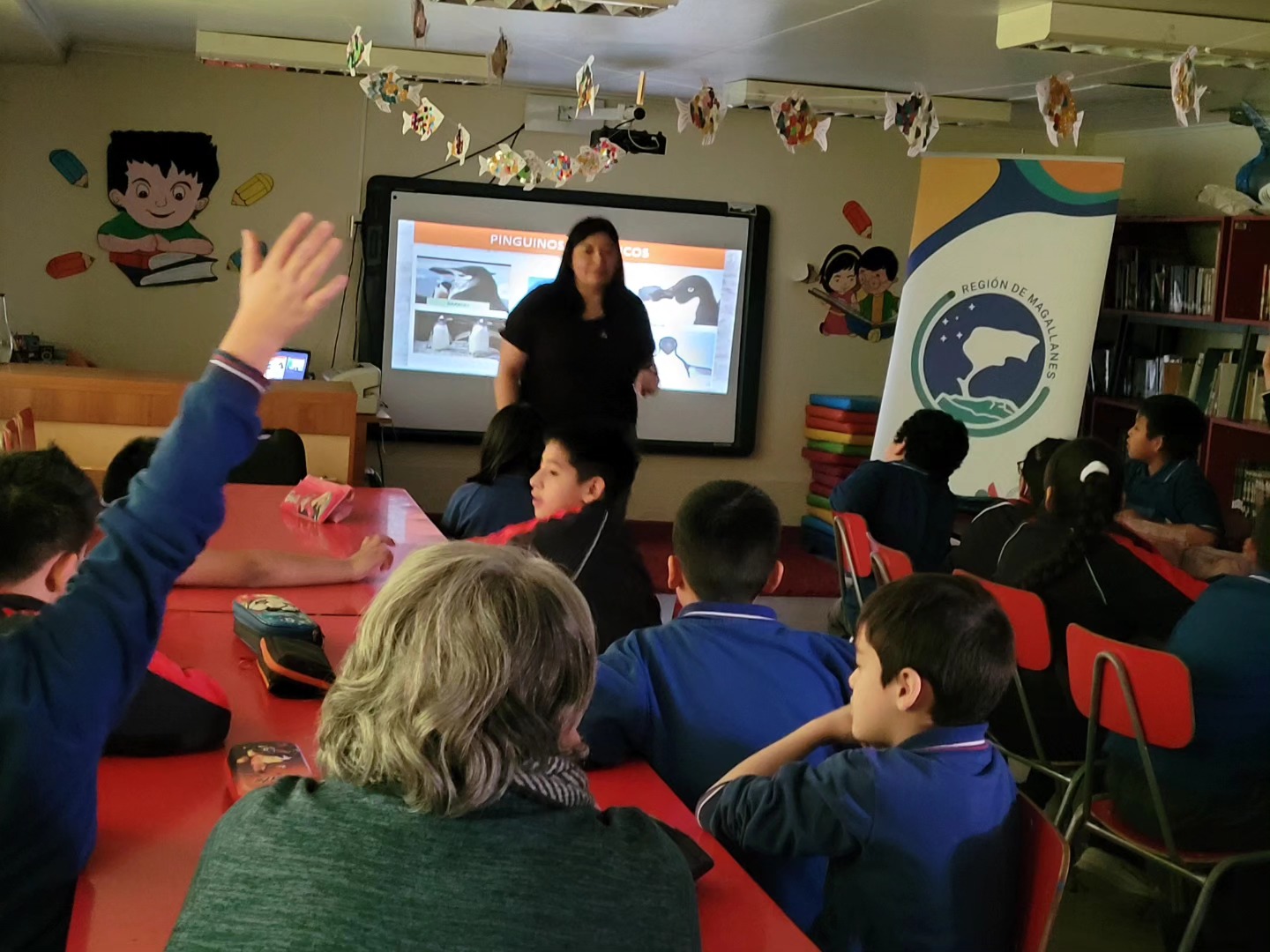 Niños y niñas de la Escuela 18 de Septiembre aprendieron sobre la Antártica a través del instrumento Explora Tu Ciencia del PAR Explora Magallanes
