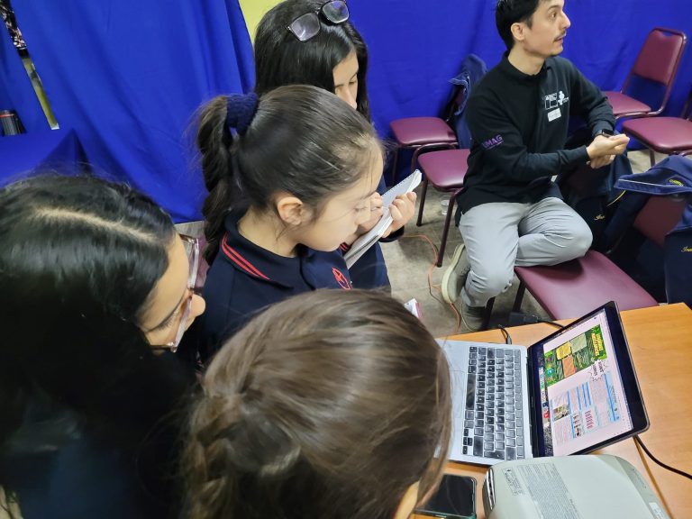 PAR Explora Magallanes y la carrera de Pedagogía de Historia y Ciencias Sociales de la UMAG impartieron talleres a los y los estudiantes que participarán en las II Jornadas de Historia Regional y Territorial “Mateo Martinic Beros”