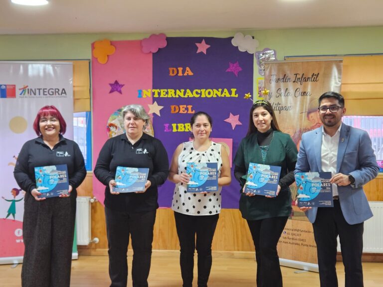 Programa Explora entrega libro “Investigadores polares por un día” a jardines infantiles de Fundación Integra