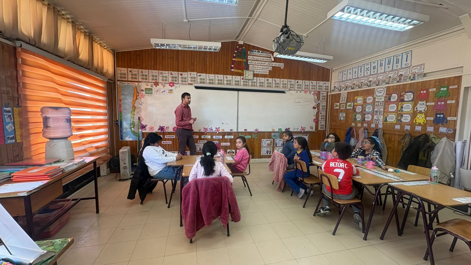 Niños y niñas de la Escuela Puerto Harris disfrutaron  de diversos talleres por el programa Explora.