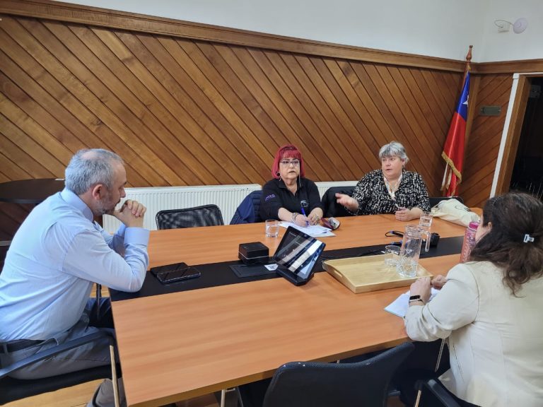 Directora Ejecutiva del PAR Explora Magallanes  junto a la Coordinadora de Ruta Formativa se reunió con el Seremi de Ciencia , Tecnología, Conocimiento e Innovación para fortalecer el trabajo en conjunto en la región