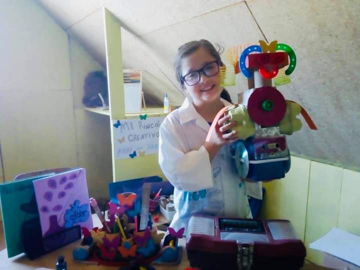 Niñas y niños desarrollaron creativas soluciones tecnológicas con material reciclado