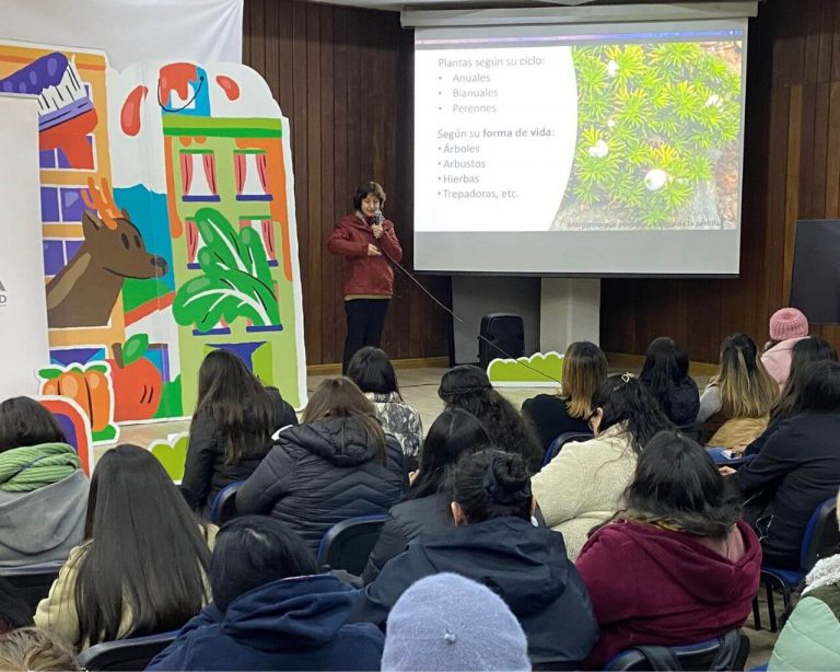 Explora Maule capacita a educadoras de párvulos para enseñar ciencia