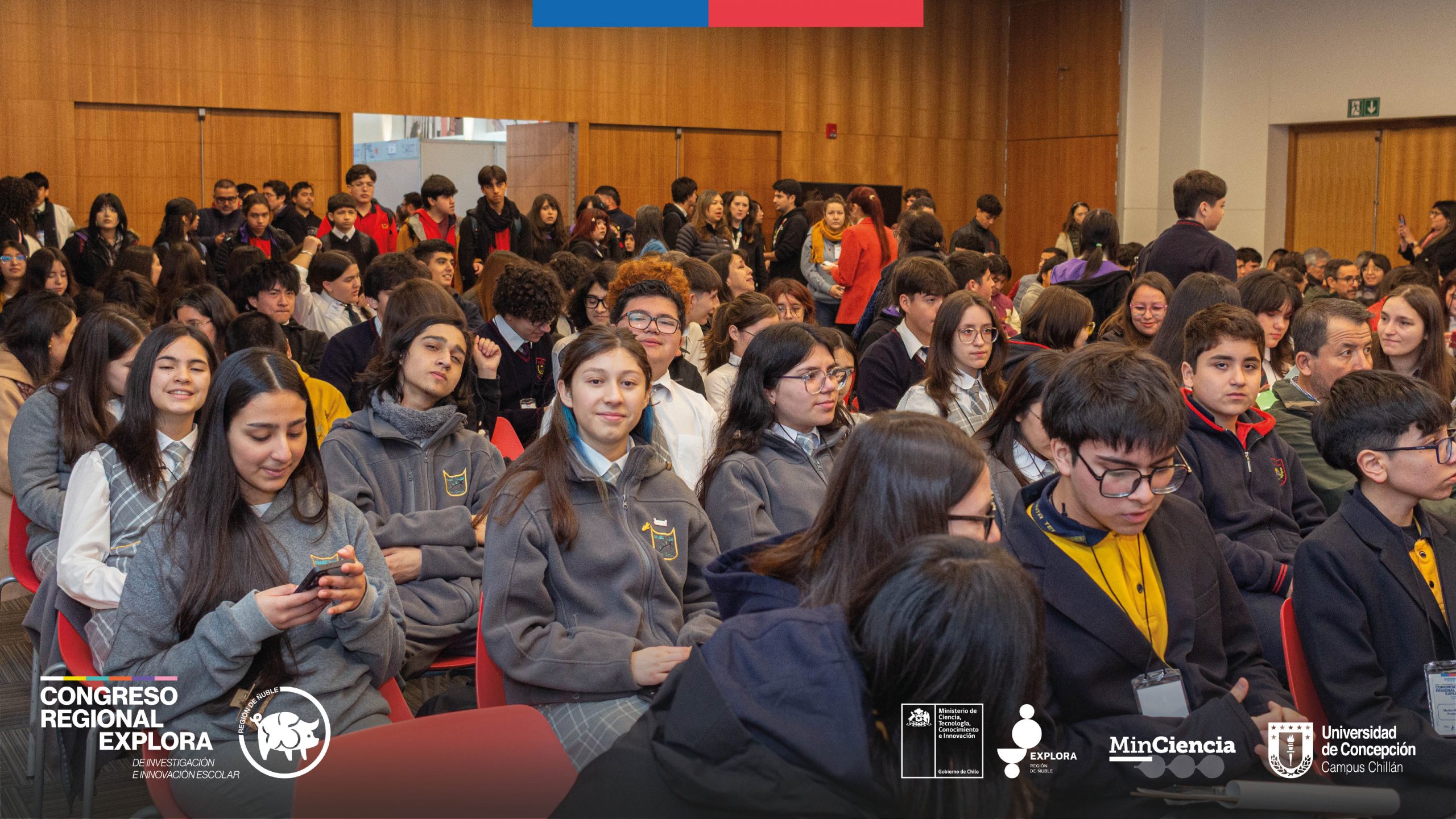Entrega de diplomas a equipos de Investigación e Innovación Escolar