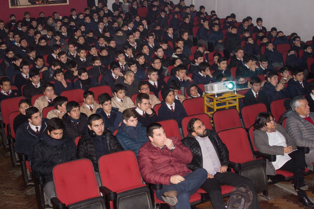 Más de mil estudiantes beneficiados con 1000C 1000A en O’Higgins