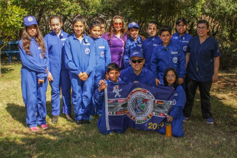 Estudiantes de Mostazal se preparan para ser Astronautas
