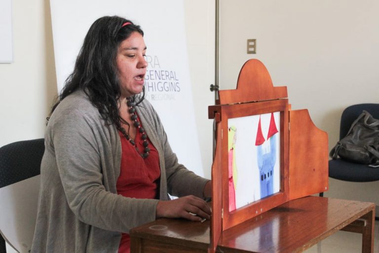 Literatura y ciencia: educadoras aprenden técnica de Kamishibai para enseñanza de las ciencias