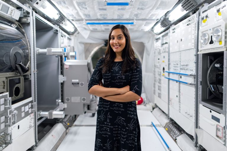 Crean red de mujeres tutoras en ciencia, tecnología, ingeniería y matemáticas