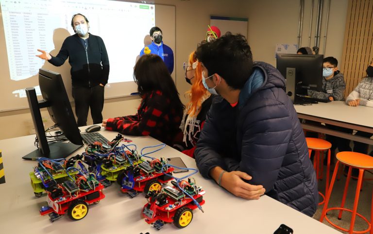 Con gran entusiasmo se realiza Taller de Robótica Educativa en la UOH